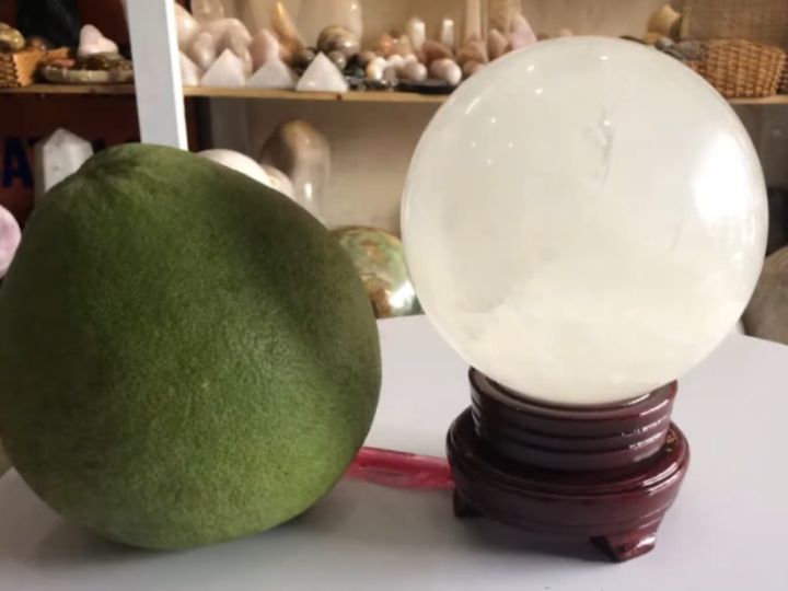 Tác dụng của quả cầu thạch anh trắng có gì đặc biệt? tac dung cua qua cau thach anh trang damynghetungthuy 4